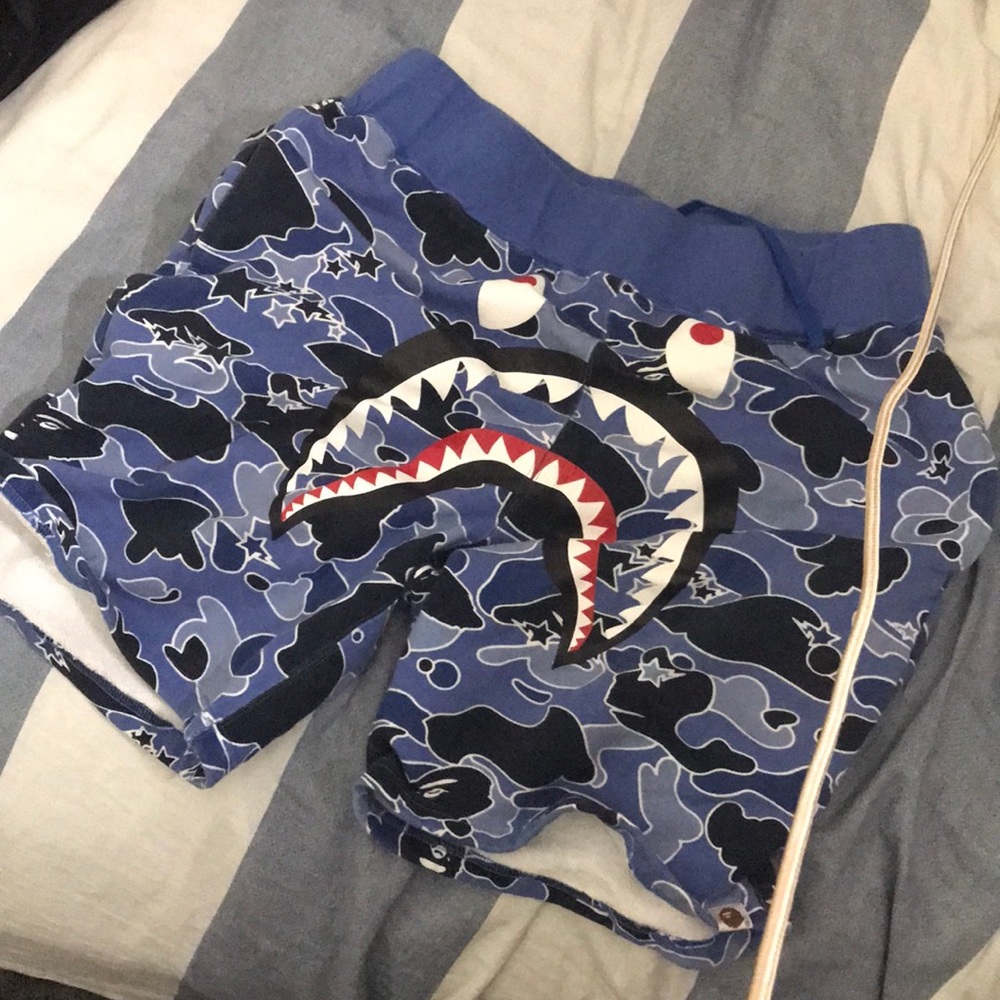 Authentic A bathing ape shorts (BAPE)